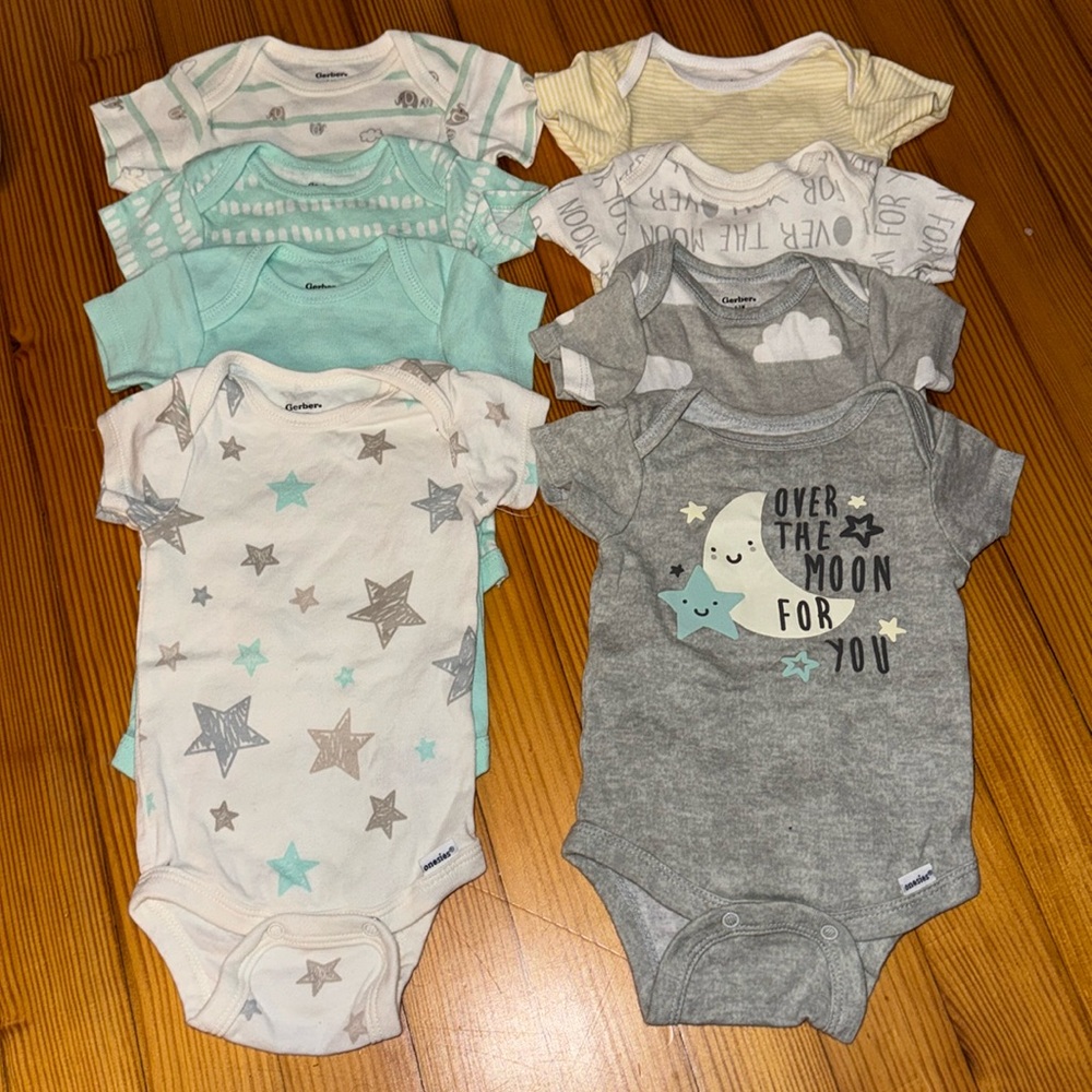 Onesies 0-3 months